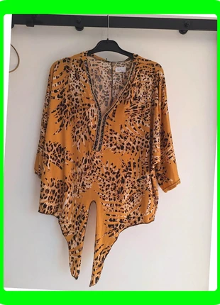 Haut 202 imprimé orange et noir style tunique T42, état: Très bon état, taille: XL / 42 / 14, 9,00 €, 10,15 € Protection acheteurs (Pro) incluse