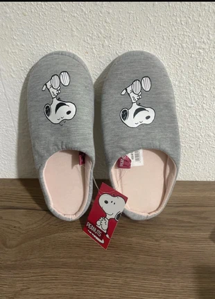 Pantoufles femme, marque: Peanuts, état: Neuf avec étiquette, taille: 40, 3,00 €, 3,85 € Protection acheteurs (Pro) incluse