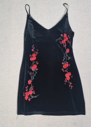 Black Velvet Mini Dress with Red Floral Embroidery – Size S, brand: List without brand, condition: Very good, size: S / 8, £4.99, £5.94 includes Buyer Protection Pro