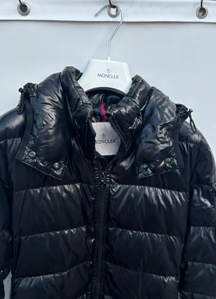 Moncler jas, marque: Moncler, état: Bon état, taille: S / 36 / 8, 250,00 €, 263,20 € Protection acheteurs incluse
