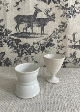 Duo de coquetiers anciens en faïence blanche, staat: Goed, € 10,00, € 11,20 inclusief Kopersbescherming Pro