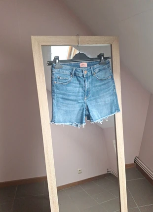 Short en Jenas Only bleu clair Taille S En parfait état, marque: ONLY, état: Neuf sans étiquette, taille: S / 36 / 8, 8,00 €, 9,10 € Protection acheteurs incluse