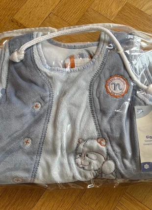 Gigoteuse veloudoux noukies 70 cm, merk: Noukie's, staat: Heel goed, maat: 3-6 maanden / 62 cm, € 8,00, € 9,10 inclusief Kopersbescherming