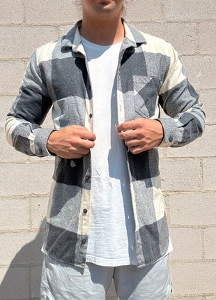 Camisa de Franela a Cuadros Pull&Bear Estilo Oversize Talla L, merk: Pull & Bear, staat: Heel goed, maat: L, € 14,00, € 15,40 inclusief Kopersbescherming