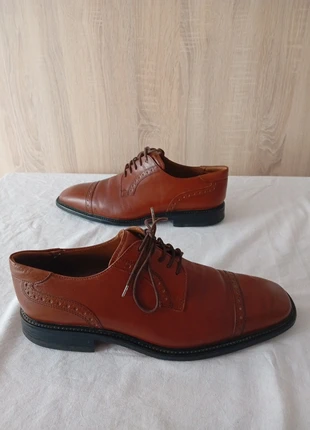 Chaussures en cuir marron en très bon etat, marque: Balmain, état: Très bon état, taille: 44, 70,00 €, 74,20 € Protection acheteurs incluse