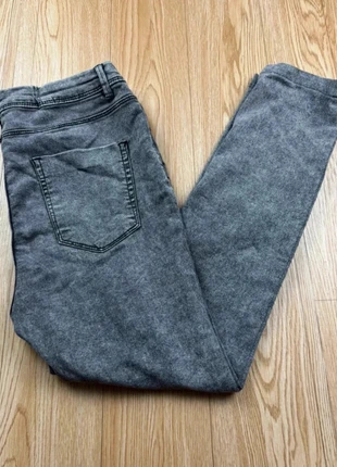 Jegging Zara TRF – Taille 42 convient 38/40/42 – Gris Noir – Très bon état - Jef116, brand: Zara, condizioni: Ottime, taglia: L / IT 44 / EU 40, €4.60, €5.53 include la Protezione acquisti Pro