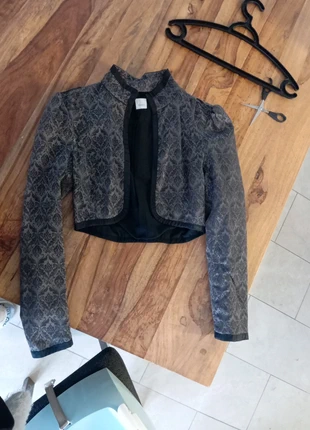 Magnifique boléro brillant aux motifs baroque, marque: Camaïeu, état: Neuf sans étiquette, taille: S / 36 / 8, 8,00 €, 9,10 € Protection acheteurs incluse