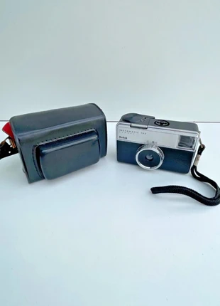 Appareil photo vintage Kodak Instamatic 133 avec étui cuir noir 📸, marca: Kodak, estado: Bueno, 10,00 €, 11,20 € Protección al comprador incluida