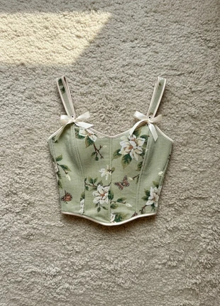 Corset vert à fleurs et papillons – style cottagecore & romantique, marque: Atelier Noa, état: Très bon état, taille: S / 36 / 8, 33,99 €, 36,39 € Protection acheteurs incluse