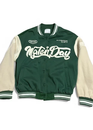 Varsity jacket, brand: Bershka, condizioni: Ottime, taglia: L / IT 44 / EU 40, €10.00, €11.20 include la Protezione acquisti