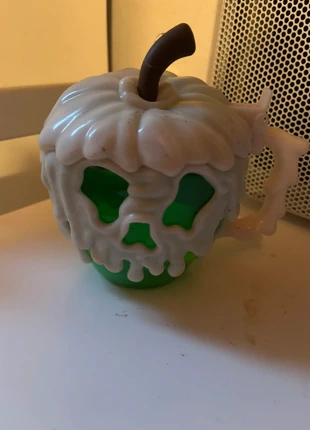 Tasse ou bocal pomme de blanche neige Disney, marque: Disneyland Paris, état: Neuf sans étiquette, 8,00 €, 9,10 € Protection acheteurs incluse