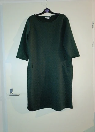 Donkergroene jurk, merk: Trend One, staat: Heel goed, maat: XL / 42 / 14, € 16,00, € 17,50 inclusief Kopersbescherming