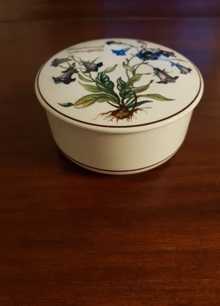 Scatola Villeroy e Bosch botanica, brand: Villeroy & Boch, condizioni: Ottime, €15.00, €16.45 include la Protezione acquisti