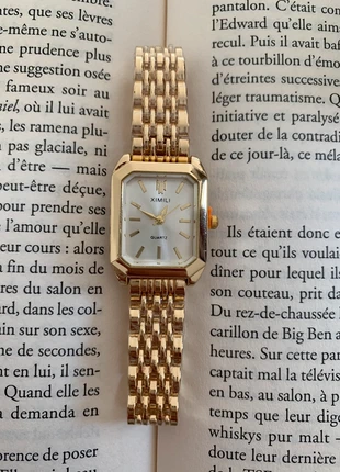 Montre à quartz pour femme blanche et dorée, merk: Quartz, staat: Nieuw met prijskaartje, maat: Universele maat, € 7,00, € 8,05 inclusief Kopersbescherming