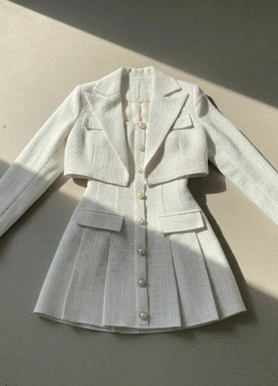 Ensemble blazer et robe nude à boutons nacrés, marque: Calyone, état: Très bon état, taille: M / 38 / 10, 74,99 €, 79,44 € Protection acheteurs incluse