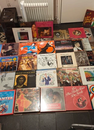 lot de 32 vinyles de divers genres musicaux., condition: Very good, €40.00, €42.70 includes Buyer Protection