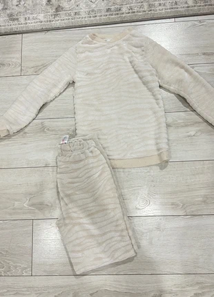 Pyjama fille, marque: Primark, état: Très bon état, taille: XS, 4,00 €, 4,90 € Protection acheteurs incluse