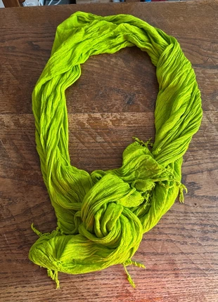 Sciarpa verde lime – leggera, morbida e super colorata, condizioni: Ottime, €5.00, €5.95 include la Protezione acquisti