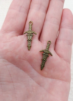 Pendentif dague viking bronze, création bijoux celte DIY A0335, marque: Création bijoux Syllikan, état: Très bon état, 2,25 €, 3,06 € Protection acheteurs (Pro) incluse