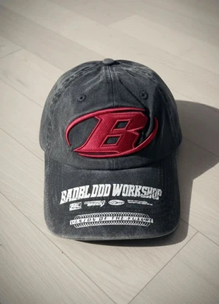 Streetwear Casquette de Baseball, Noir Délavé, logo B Rouge "Vision of the future", marque: Vintage Dressing, état: Très bon état, taille: Taille unique, 30,00 €, 32,20 € Protection acheteurs incluse