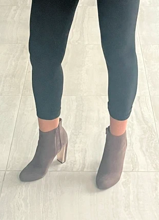 Bottines en daim femme marron, marque: Fashion Shoes, état: Très bon état, taille: 38, 5,90 €, 6,90 € Protection acheteurs incluse