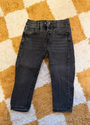 Jean Zara, marque: Zara, état: Très bon état, taille: 24-36 mois / 92 cm, 4,00 €, 4,90 € Protection acheteurs incluse