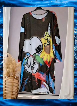 Precioso vestido oversize con estampado de Snoopy. Belle robe oversize avec imprimé Snoopy., marca: Boutique Italiana, estado: Nuevo sin etiquetas, tamaño: Otros, 38,90 €, 41,55 € Protección al comprador incluida