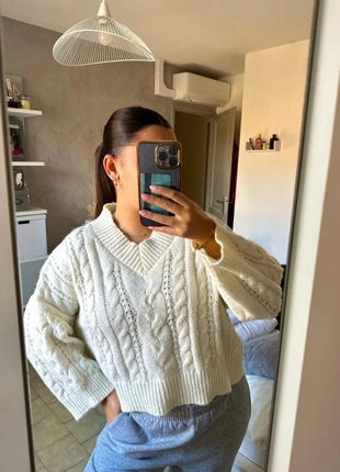 Pull col V en maille beige crème Shein, marque: Shein, état: Très bon état, taille: Taille unique, 12,00 €, 13,30 € Protection acheteurs incluse