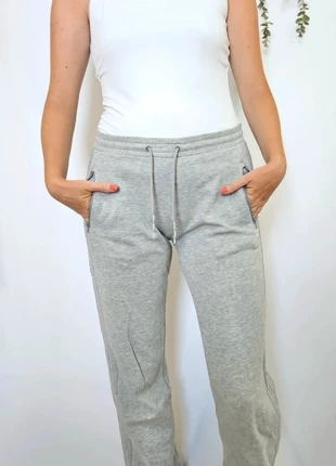 Jogging Adidas gris poches zippées taille 36, marque: adidas, état: Très bon état, taille: S / 36 / 8, 20,00 €, 21,70 € Protection acheteurs (Pro) incluse