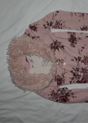 Pink flowery button up cardigan, with a fluffy collar Y2K, brand: no brand, condition: Good, size: S / UK 8-10, £12.00, £13.30 includes Buyer Protection