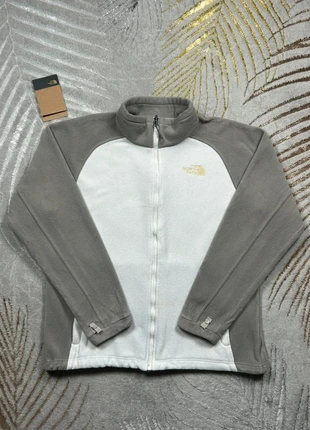 Gilet polaire the north face blanc et gris logo brodé jaune, marque: The North Face, état: Très bon état, taille: L / 40 / 12, 25,00 €, 26,95 € Protection acheteurs (Pro) incluse