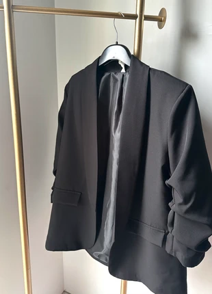 Blazer manches plissée, marca: Boutique Parisienne, estado: Muito bom, tamanho: Tamanho único, €31.00, €33.25 inclui Proteção do Comprador Pro