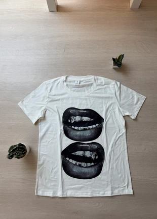 T-shirt y2k, marke: y2k, zustand: Neu, größe: M, 15,00 €, 16,45 € inklusive Vinted-Käuferschutz