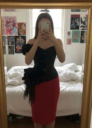 Bustier Noir Asymétrique + Jupe Crayon Rouge – Élégant / Glamour / Soirée Chic / Sensuel, brand: Solène Rosefield, condition: Very good, size: M / 38 / 10, €44.90, €47.85 includes Buyer Protection Pro