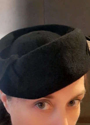 chapeau femme vintage bibi noir 57 environ cocktail tilt cloche béret rebord rentré, marca: Vintage, estado: Muy bueno, tamaño: 57, 45,00 €, 47,95 € Protección al comprador incluida