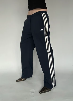 jogging adidas Y2K long fermeture évasé taille basse 2000, brand: adidas Originals, condizioni: Ottime, taglia: L / IT 44 / EU 40, €30.00, €32.20 include la Protezione acquisti Pro
