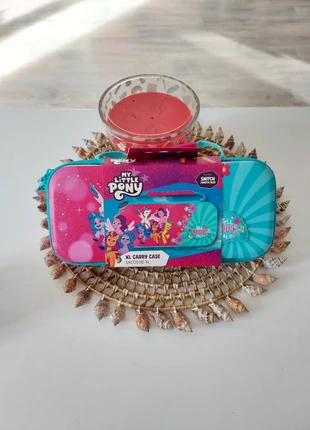 Housse pour Switch et Switch Oled, marque: Freaks, état: Neuf avec étiquette, 12,00 €, 13,30 € Protection acheteurs incluse