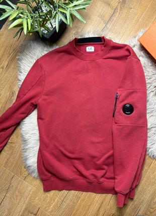 Pull cp company rouge et noir, brand: C.P. Company, condition: Very good, size: S, €140.00, €147.70 includes Buyer Protection