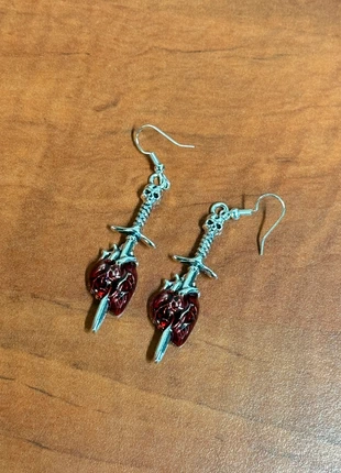 cool trendy vintage y2k sword and heart earrings gothic goth punk style earrings, marque: y2k, état: Neuf sans étiquette, 4,00 €, 4,90 € Protection acheteurs incluse