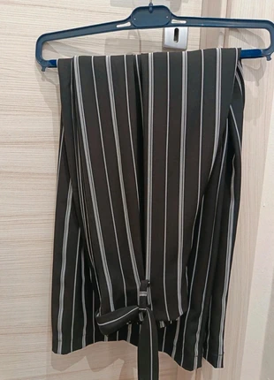 Pantalone largo gessato TU, état: Très bon état, taille: Taille unique, 12,00 €, 13,30 € Protection acheteurs incluse