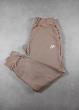 Jogging Nike beige logo brodé – Taille S – Très bon état, marca: Nike, estado: Muito bom, tamanho: S, €15.00, €16.45 inclui Proteção do Comprador