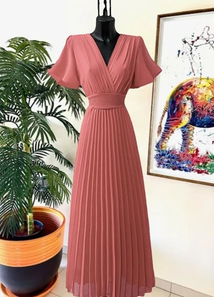 Robe longue plissée saumon, brand: Boutique Parisienne, condition: Very good, size: M / 38 / 10, €33.00, €35.35 includes Buyer Protection Pro