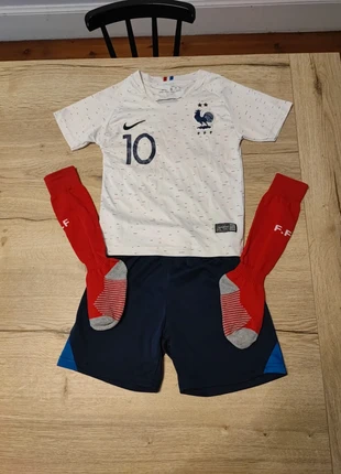 Ensemble foot France 4/5 ans, marque: Nike, état: Bon état, taille: 4 ans / 104 cm, 5,00 €, 5,95 € Protection acheteurs incluse