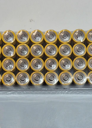 Piles varta AA 40 pcs exp 2030, brand: VARTA, condizioni: Nuovo con cartellino, €9.99, €11.19 include la Protezione acquisti