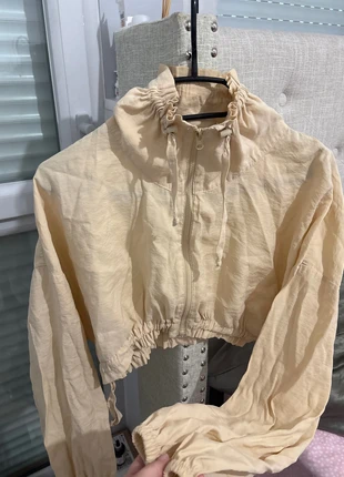 Top court zara, marque: Zara, état: Très bon état, taille: XS / 34 / 6, 4,50 €, 5,43 € Protection acheteurs incluse