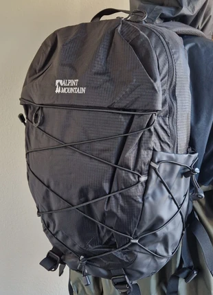 Sac à dos 20-35L léger solide polyvalent pour marche travail voyage, brand: OUTDOOR, condizioni: Nuovo con cartellino, €29.90, €32.10 include la Protezione acquisti Pro