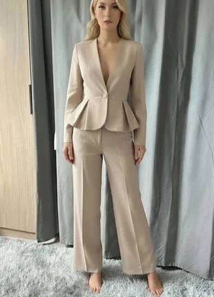 Ensemble tailleur crème sculptant, marque: Aveloria Atelier, état: Très bon état, taille: M / 38 / 10, 52,00 €, 55,30 € Protection acheteurs incluse