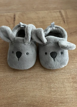 Chaussons bébé mixte gris taille 0-3 mois, marque: sansnom., état: Neuf sans étiquette, taille: 15 et moins, 1,00 €, 1,75 € Protection acheteurs incluse