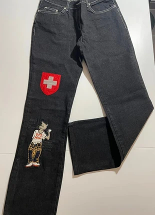 Jean JC de Castelbajac noir à motif, marke: JC de Castelbajac, zustand: Sehr gut, größe: L / 40 / 12, 69,00 €, 73,15 € inklusive Vinted-Käuferschutz