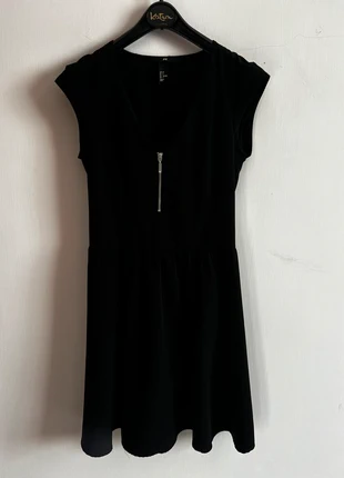 Vestito nero, brand: H&M, condizioni: Ottime, taglia: XS / IT 38 / EU 34, €3.00, €3.85 include la Protezione acquisti
